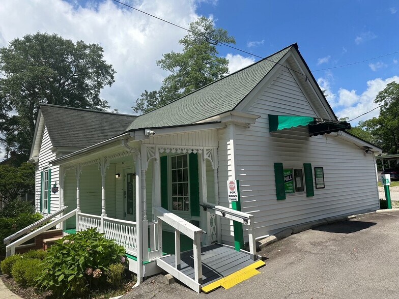 More Photos Of 333 Newberry St NW, Aiken Drugstore For Sale