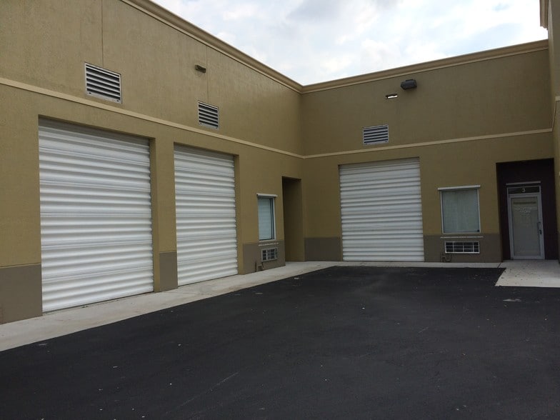 More Photos Of 15075 SW 137th St, Miami Warehouse For Lease