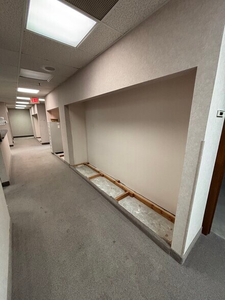 More Photos Of 456 Fulton St, Peoria Office For Sale