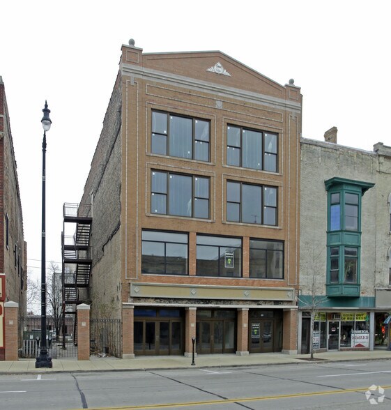 Primary Photo Of 410 Main St, Racine Office Residential For Sale