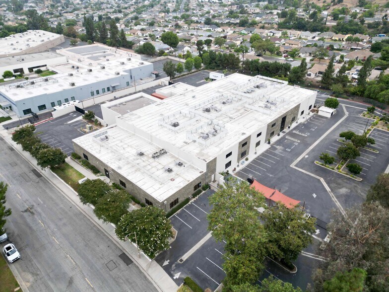 More Photos Of 2001 Saturn St, Monterey Park Light Distribution For Sale