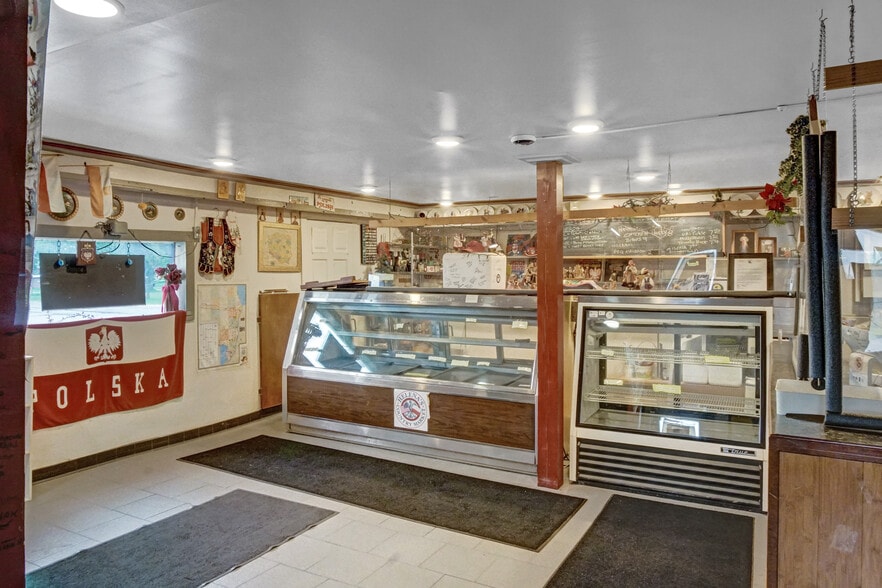 More Photos Of 6005 Marine City Hwy, Cottrellville Township Convenience Store For Sale