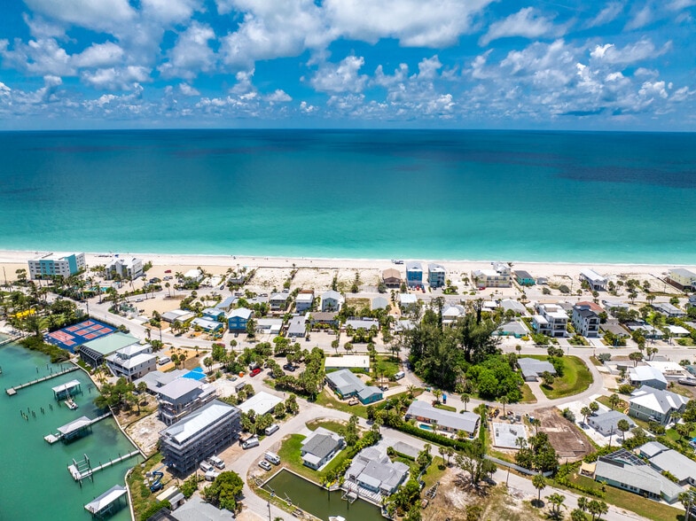 More Photos Of 1130 Gulf Blvd, Englewood Apartments For Sale