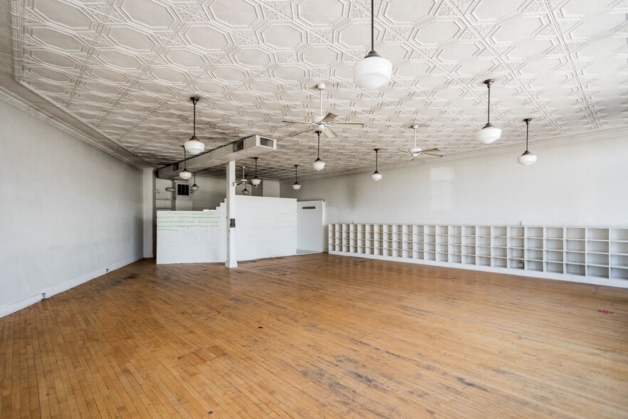 More Photos Of 1480 Gratiot Ave, Detroit Storefront For Sale