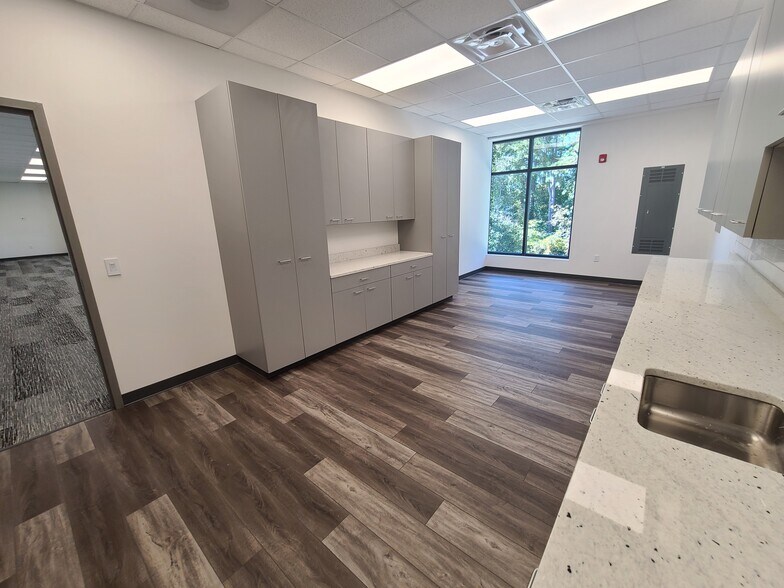 More Photos Of 1628 Main St, Wake Forest Storefront Retail Office For Lease