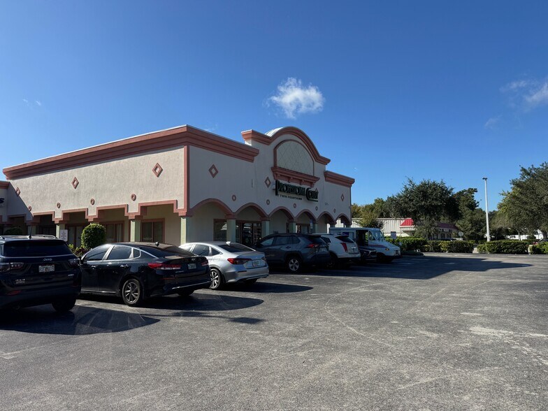 More Photos Of 927 Beville Rd, Daytona Beach Storefront Retail Office For Lease