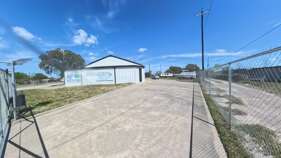 Primary Photo Of 530 W Cleveland Blvd, Aransas Pass Self Storage For Sale