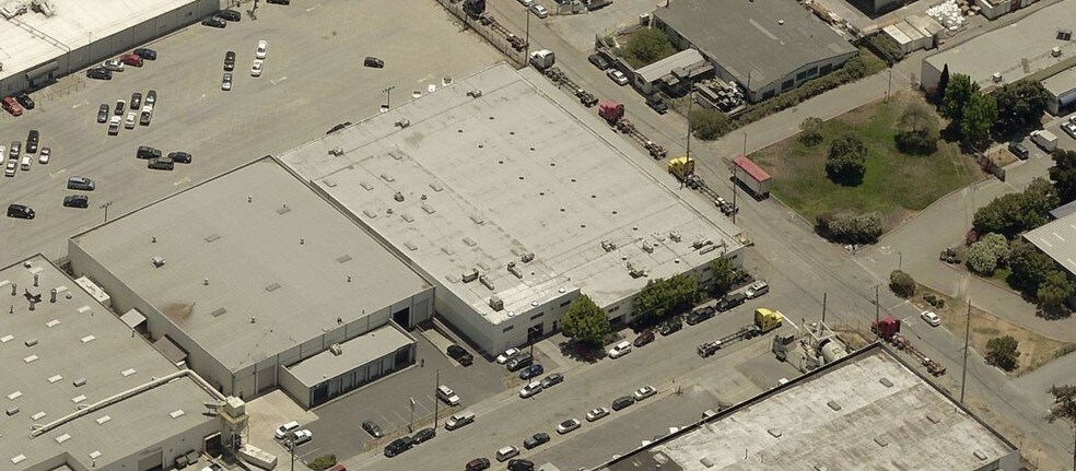More Photos Of 414-420 Lesser St, Oakland Warehouse For Sale