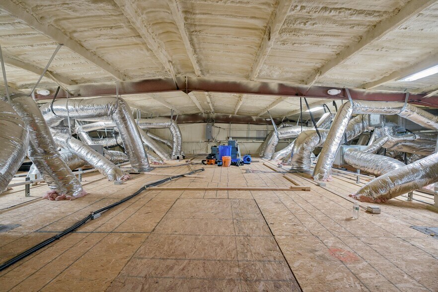 More Photos Of 12217 S Broadway, Edmond Warehouse For Sale