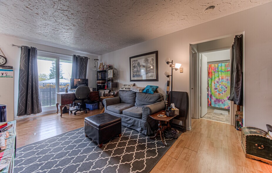 More Photos Of 15 Killdeer Rd, Elmira Apartments For Sale