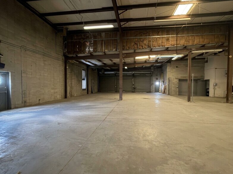 More Photos Of 5000 Harding Pl, Nashville Showroom For Lease