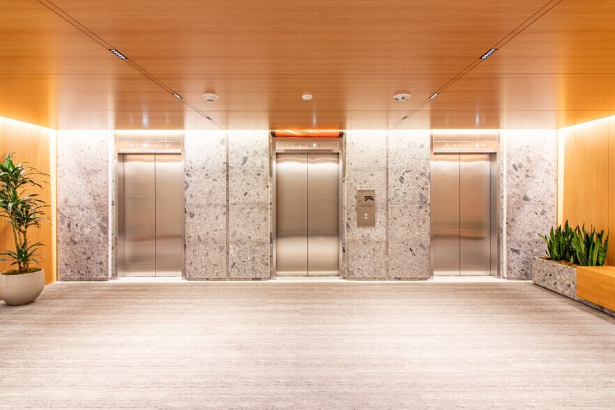 More Photos Of 11911 San Vicente Blvd, Los Angeles Office For Lease