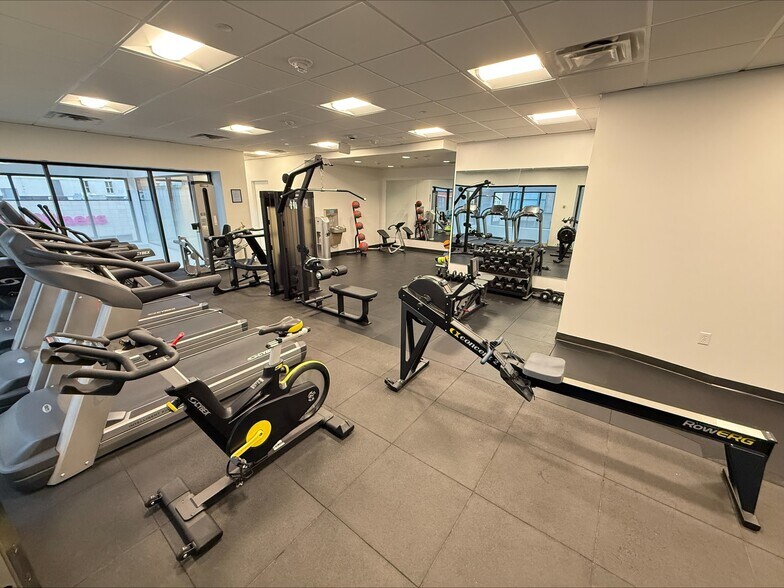 More Photos Of 1600 Stout St, Denver Medical For Lease