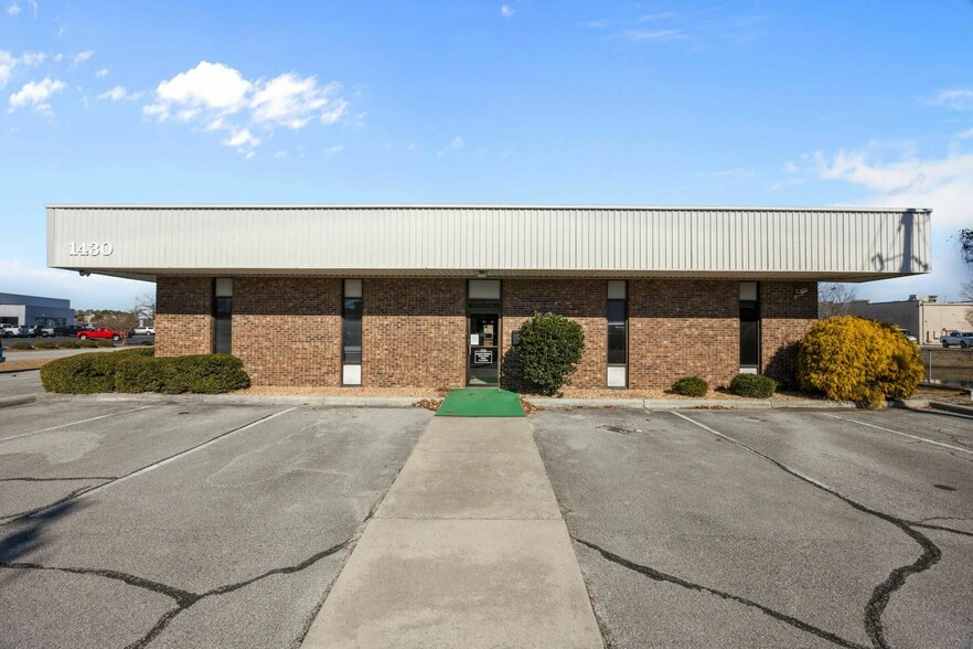Primary Photo Of 1430-1440 McCarthy Blvd, New Bern Office For Lease