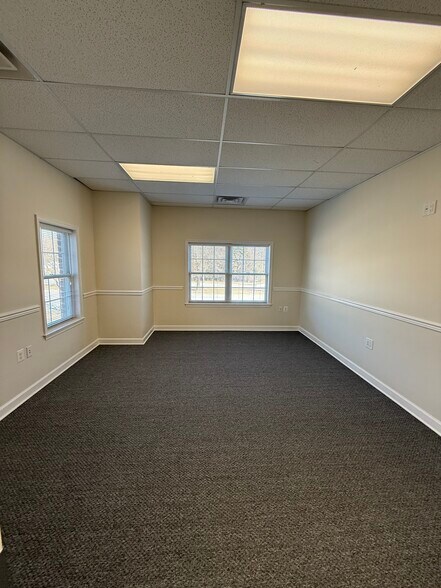 More Photos Of 23077 Three Notch Rd, California Office For Sale