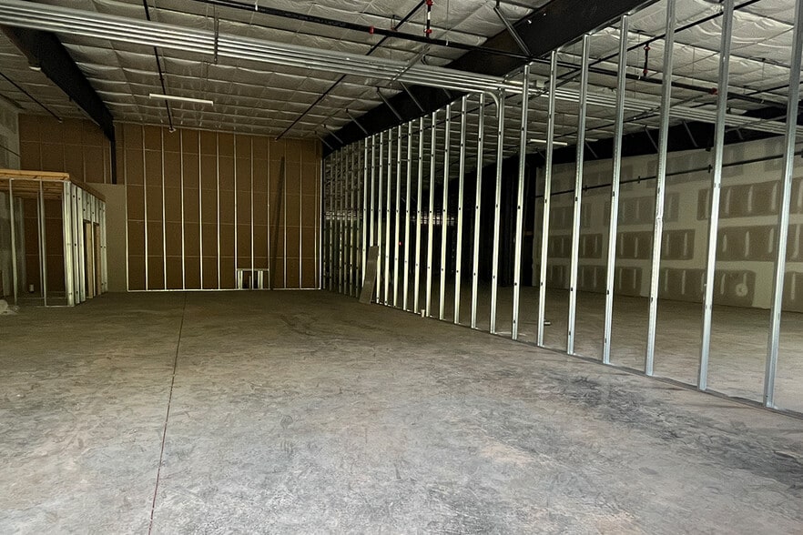More Photos Of 670 Old Hull, Athens Flex For Lease