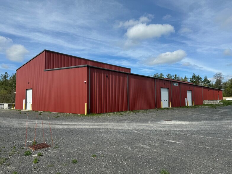 More Photos Of 21 Salerno Dr, Hudson Warehouse For Lease