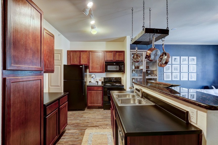 More Photos Of 301-409 N Walker Ave, Oklahoma City Apartments For Lease