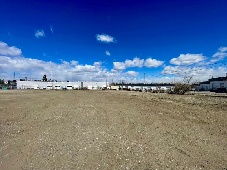 More Photos Of 7048-7052 Farrell Rd SE, Calgary Land For Lease
