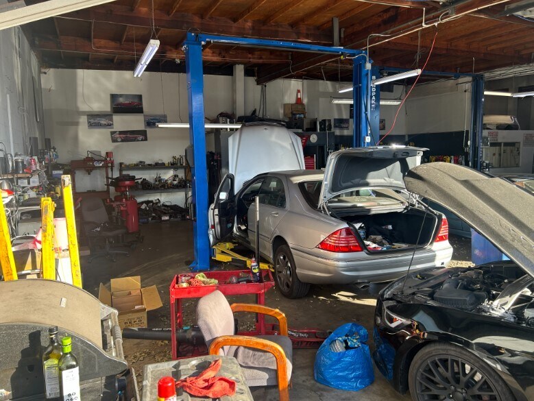 More Photos Of 7345 Canby Ave, Reseda Auto Repair For Sale