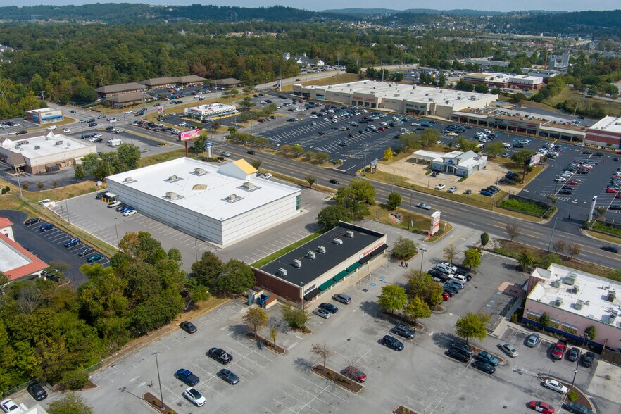 More Photos Of 2271 Gunbarrel Rd, Chattanooga Unknown For Lease