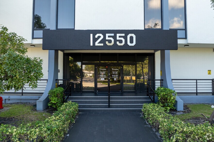 More Photos Of 12550 Biscayne Blvd, North Miami Medical For Lease