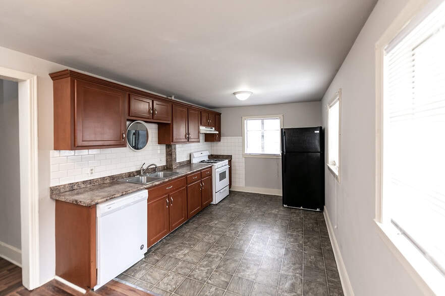 More Photos Of 1515 Madison Ave, Memphis Apartments For Sale