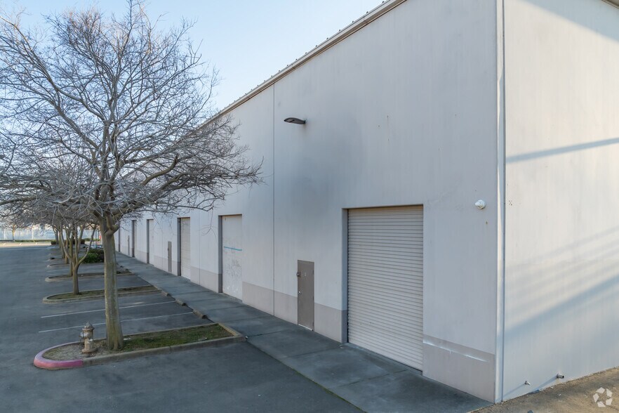 More Photos Of 8651 Younger Creek Dr, Sacramento Warehouse For Sale