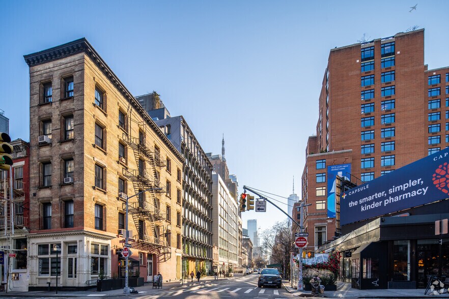 More Photos Of 325 W Broadway, New York Apartments For Sale