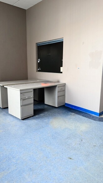 More Photos Of 110 Mcclean Ave, Staten Island Office For Lease