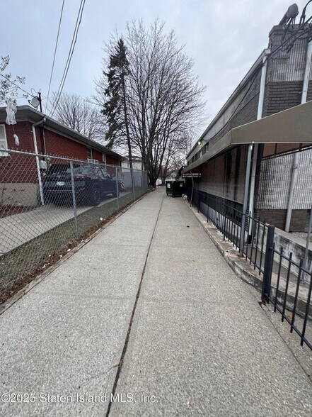 More Photos Of 2691 Hylan Blvd, Staten Island Medical For Lease