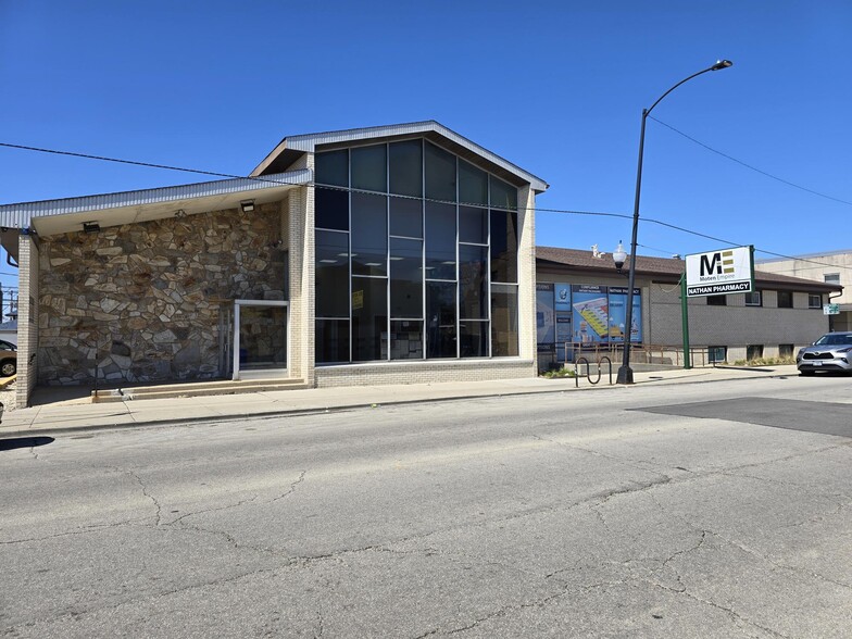 Primary Photo Of 6420 N California Ave, Chicago Medical For Lease