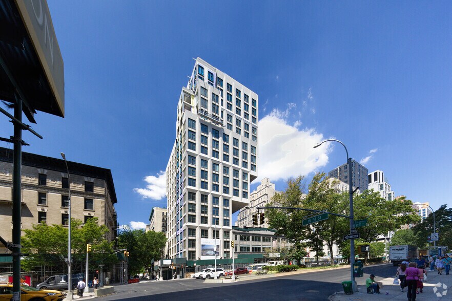 More Photos Of 2461 Broadway, New York Apartments For Lease