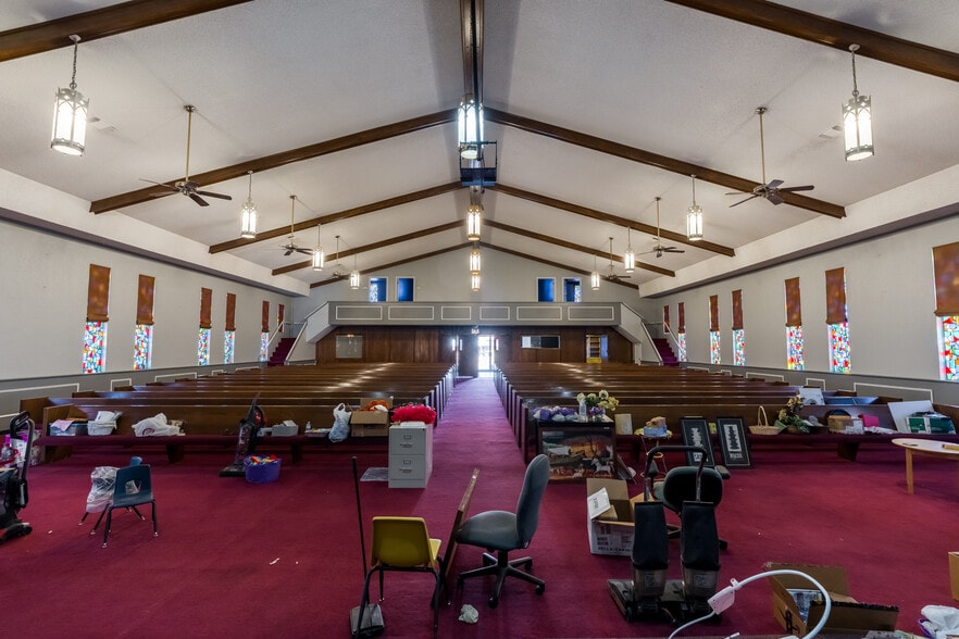 More Photos Of 1809 34th St, Lubbock Religious Facility For Sale