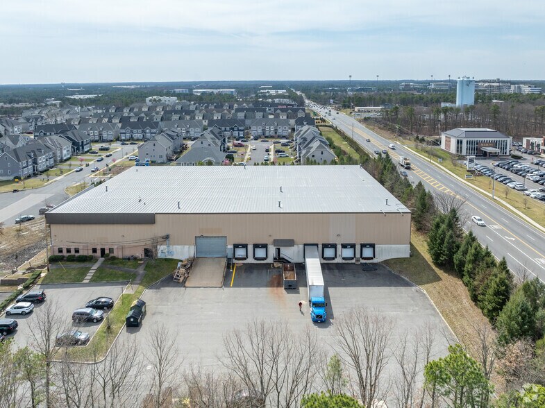 More Photos Of 120 Kenyon Dr, Lakewood Warehouse For Lease