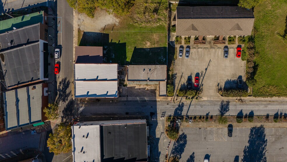 More Photos Of 105 Enterprise St, Clinton Storefront Retail Residential For Sale