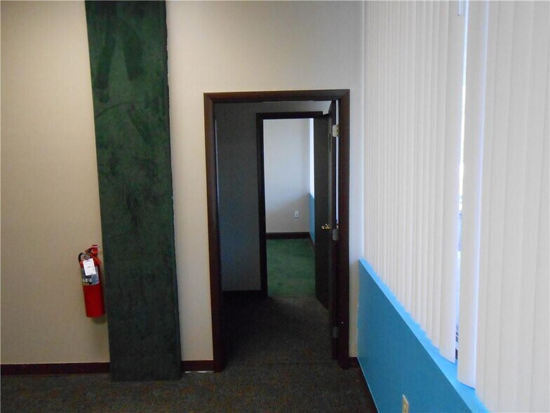 More Photos Of 526 E Bruceton Rd, Pittsburgh Medical For Lease