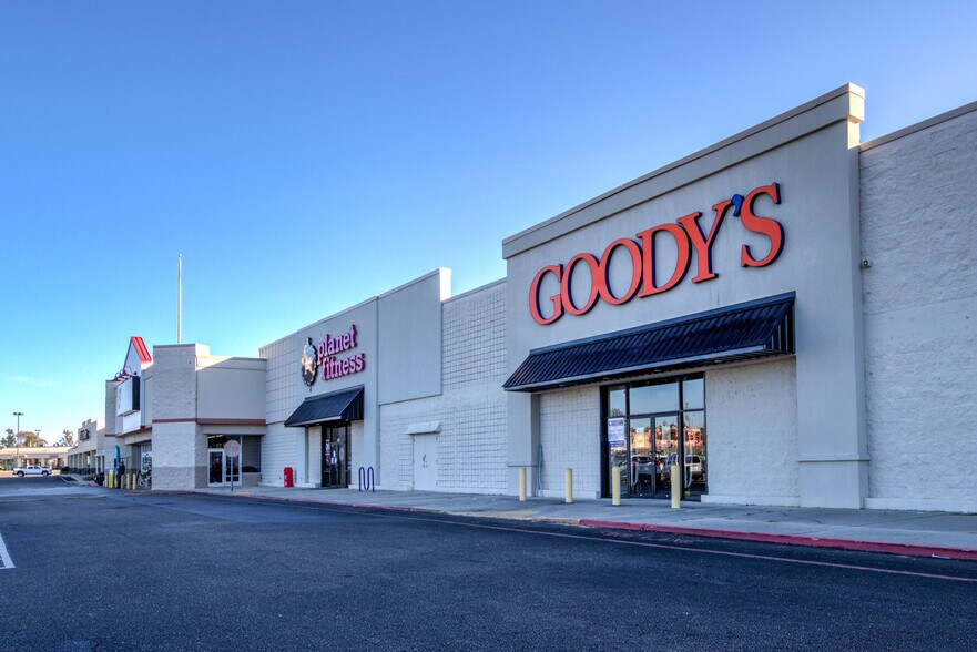 Primary Photo Of 2800 Hwy 71, Marianna Storefront For Lease