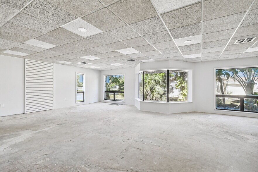 More Photos Of 6430 Madison St, New Port Richey Medical For Sale