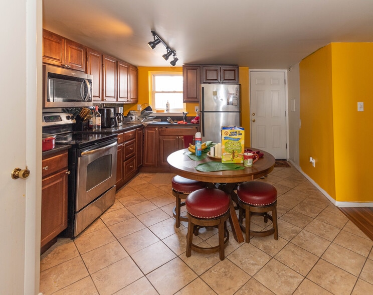 More Photos Of 401-405 S High St, Baltimore Storefront Retail Residential For Sale