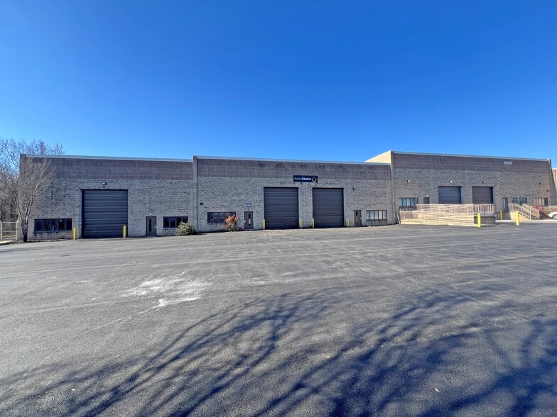 More Photos Of 9060 Maier Rd, Laurel Warehouse For Lease