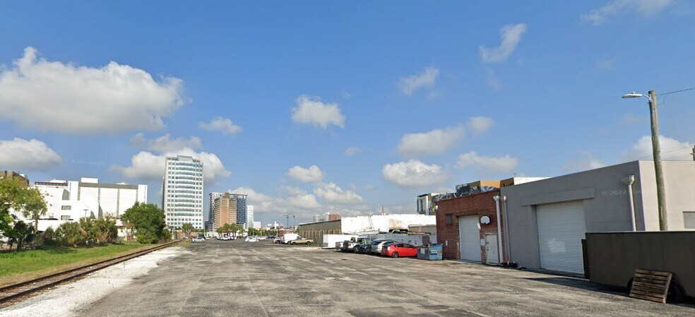 More Photos Of 1113 E Cass St, Tampa Warehouse For Lease