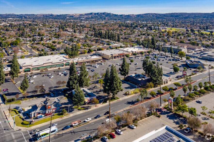 More Photos Of 310-326 N Azusa Ave, Covina General Retail For Lease