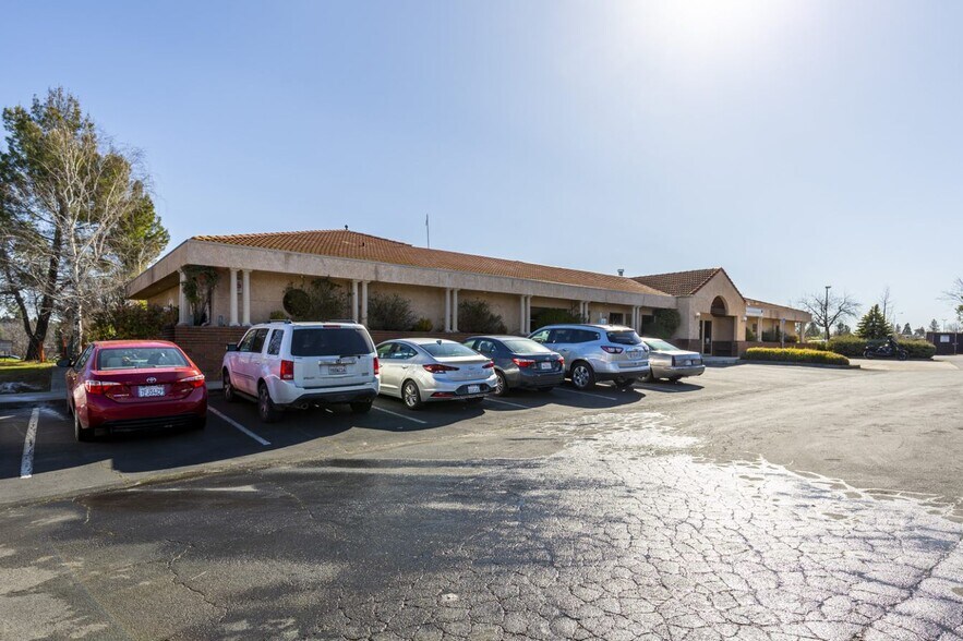 More Photos Of 3111 Professional Dr, Auburn Medical For Sale