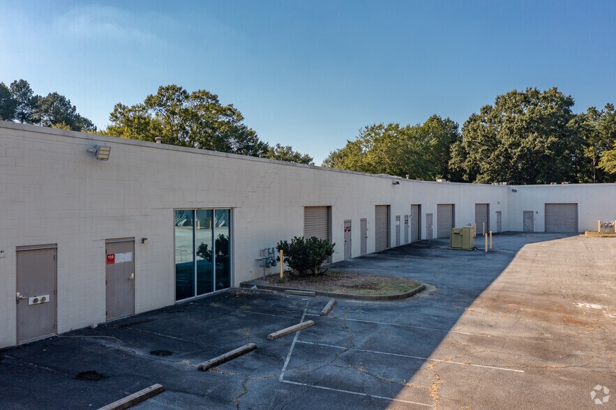 More Photos Of 100 Pinnacle Way, Norcross Distribution For Lease