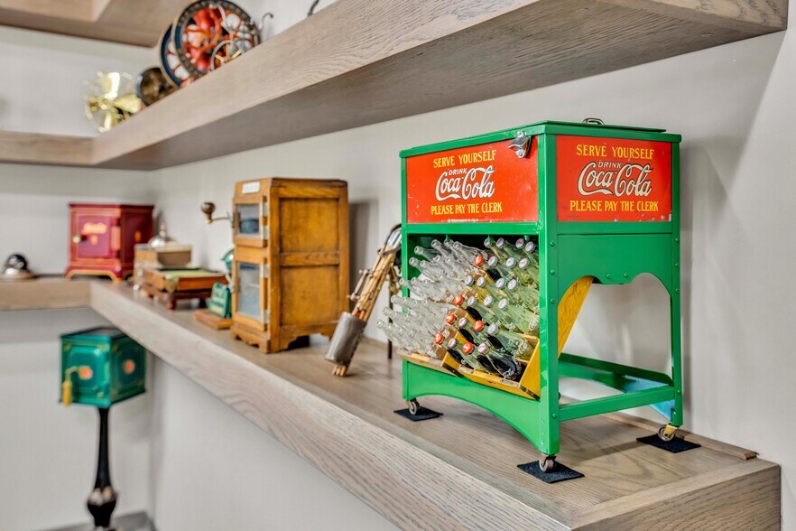 More Photos Of 321 Hartz Ave, Danville General Retail For Sale