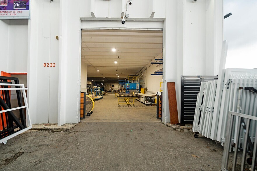More Photos Of 8230-8232 NW 56th St, Miami Warehouse For Sale