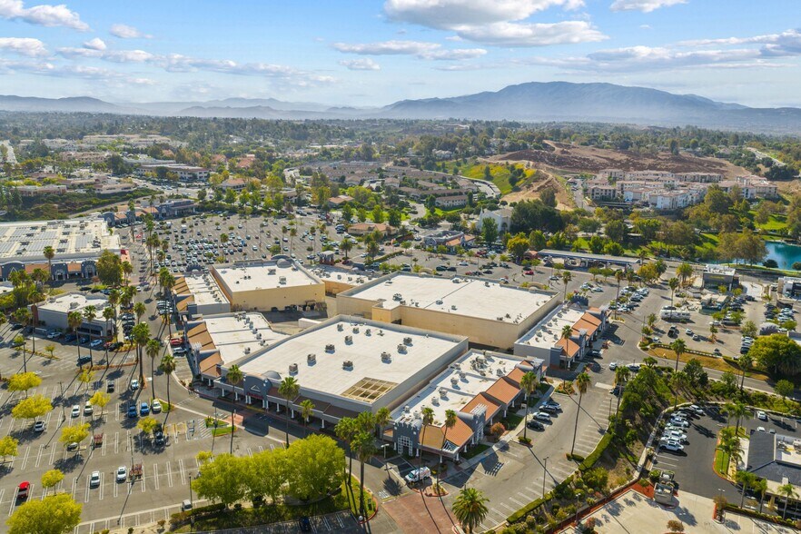 More Photos Of 27520 Ynez Rd, Temecula General Retail For Sale