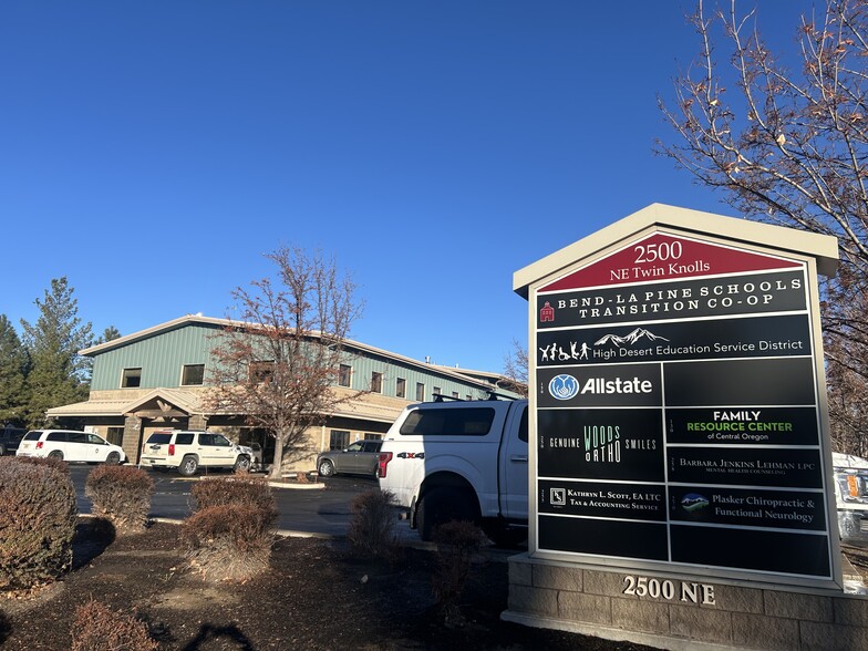 More Photos Of 2500 NE Twin Knolls Dr, Bend Medical For Lease