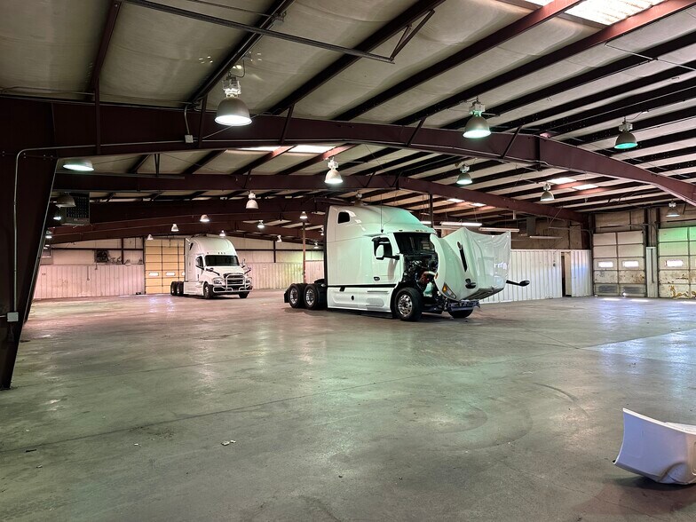 More Photos Of 8201 State Highway 66, Tulsa Showroom For Sale